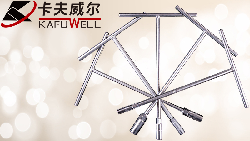 想不傷螺栓？有套筒扳手就夠了！